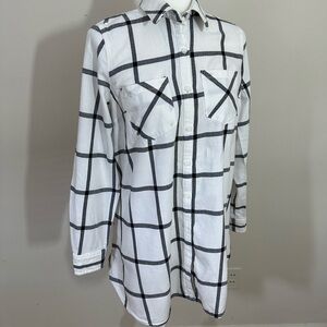 Isabel sz XS maternity top in white and black plaid incudes tie belt